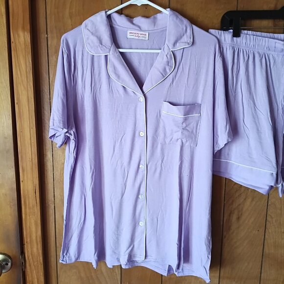 Discount Divas Womens Lavender Pj Pajama Set Shorts Top Size XL NWT - Picture 3 of 4